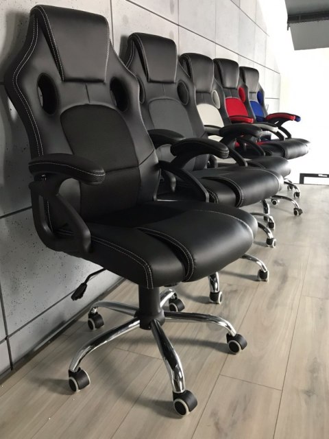 Fotel obrotowy do biurka CARRERA PRO BLACK II GATUNEK Lugano Fotel obrotowy do biurka CARRERA PRO BLACK II GATUNEK Lugano