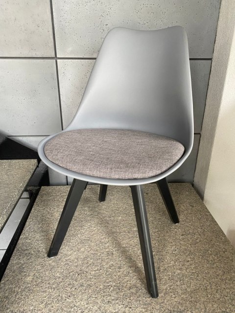 Krzesło skandynawskie MONZA LIGHT GREY - Grey Fabric II OUTLET Lugano Krzesło skandynawskie MONZA LIGHT GREY - Grey Fabric II OUTLET Lugano