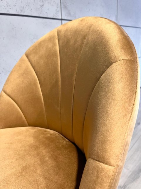 Krzesło tapicerowane CAMILA TRUFLE VELVET GOLD Lugano Krzesło tapicerowane CAMILA TRUFLE VELVET GOLD Lugano