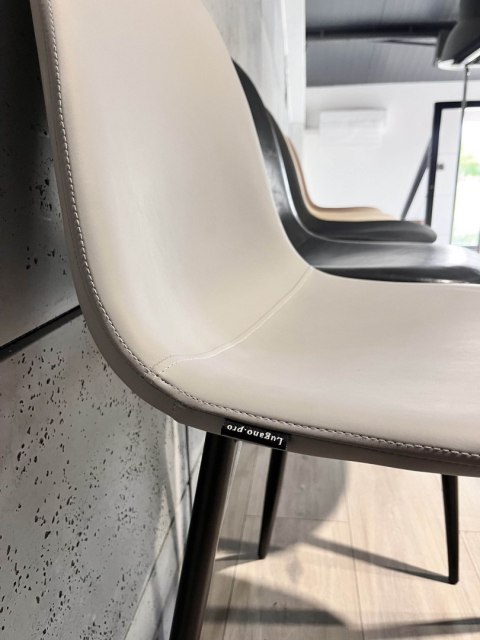 Krzesło tapicerowane GIULIA GREY PU Lugano Krzesło tapicerowane GIULIA GREY PU Lugano