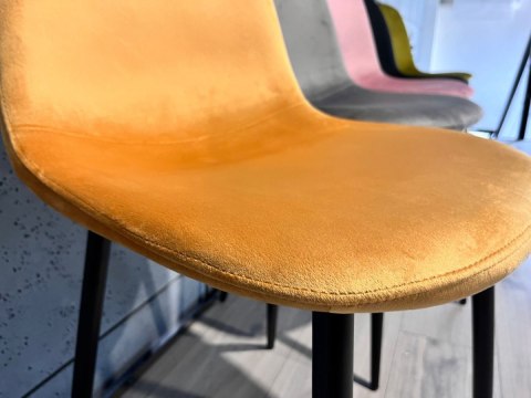 Krzesło tapicerowane GIULIA HONEY VELVET Lugano Krzesło tapicerowane GIULIA HONEY VELVET Lugano