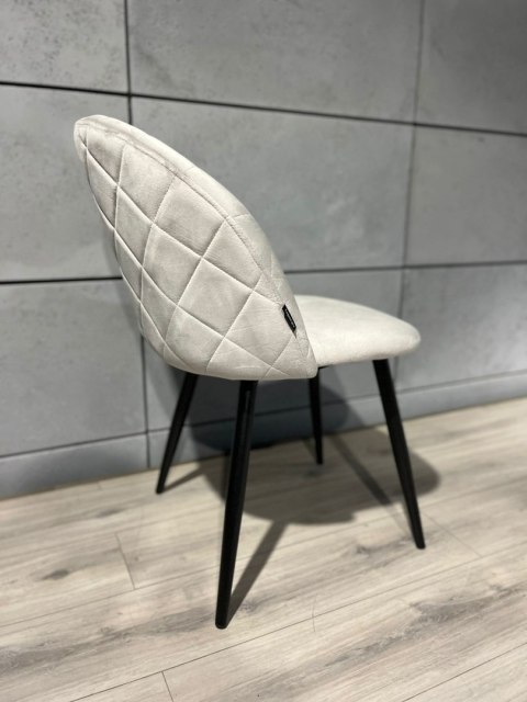 Krzesło tapicerowane GLORIA DIAMOND GREY VELVET II GATUNEK Lugano Krzesło tapicerowane GLORIA DIAMOND GREY VELVET II GATUNEK Lugano
