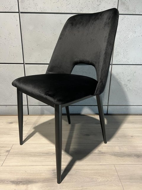 Krzesło tapicerowane GOTI BLACK VELVET Lugano Krzesło tapicerowane GOTI BLACK VELVET Lugano