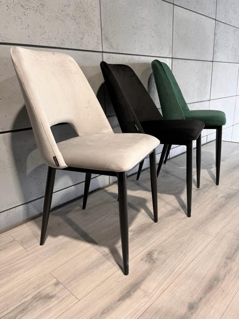 Krzesło tapicerowane GOTI LIGHT GREY VELVET Lugano Krzesło tapicerowane GOTI LIGHT GREY VELVET Lugano
