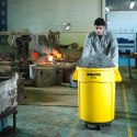 Pojemnik kubeł przemysłowy na odpady i do żywności BRUTE Round 166L - czerwony Rubbermaid