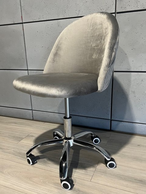 Krzesło obrotowe GLORIA OFFICE LIGHT GREY VELVET II GATUNEK Lugano Krzesło obrotowe GLORIA OFFICE LIGHT GREY VELVET II GATUNEK Lugano