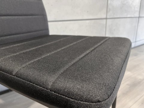 Krzesło tapicerowane VALVA LINE FABRIC BLACK OUTLET Lugano Krzesło tapicerowane VALVA LINE FABRIC BLACK OUTLET Lugano
