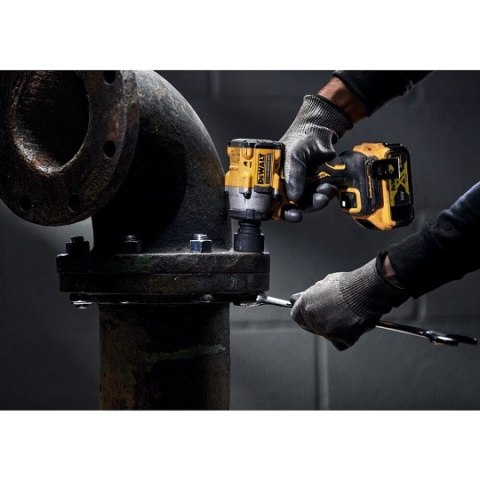 AKUMULATOROWY KLUCZ UDAROWY 1/2' XR 18V 0*AH 610 NM DEWALT AKUMULATOROWY KLUCZ UDAROWY 1/2' XR 18V 0*AH 610 NM DEWALT