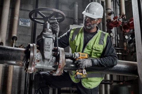 AKUMULATOROWY KLUCZ UDAROWY 1/2' XR 18V 2*5.0 AH 812 NM DEWALT AKUMULATOROWY KLUCZ UDAROWY 1/2' XR 18V 2*5.0 AH 812 NM DEWALT