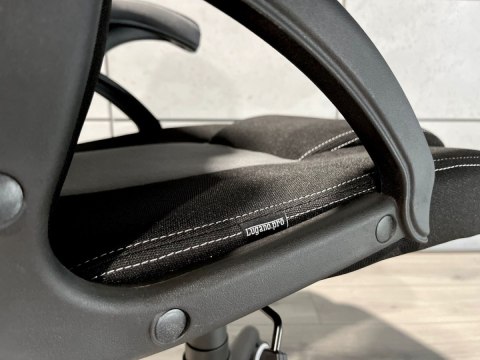 Fotel obrotowy do biurka CARRERA L GREY FABRIC Lugano Fotel obrotowy do biurka CARRERA L GREY FABRIC Lugano