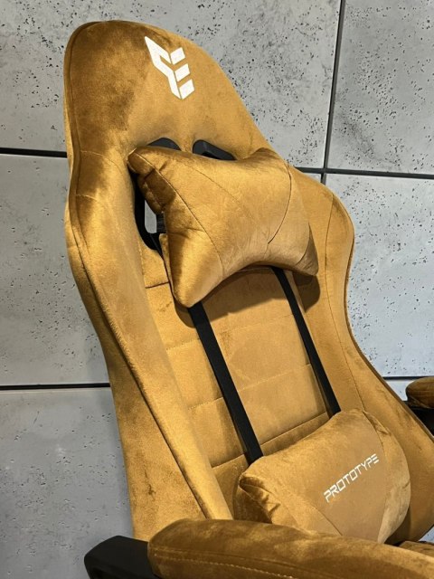 Fotel obrotowy gamingowy HERO ENZO SAND ALCANTARA Prototype Fotel obrotowy gamingowy HERO ENZO SAND ALCANTARA Prototype