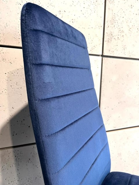 Krzesła tapicerowane zestaw 4 VALVA LINE VELVET BLUE Lugano Krzesła tapicerowane zestaw 4 VALVA LINE VELVET BLUE Lugano