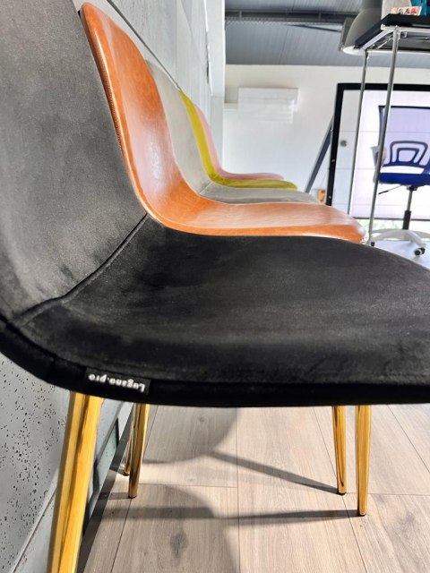 Krzesło tapicerowane GIULIA VELVET BLACK GOLD Lugano Krzesło tapicerowane GIULIA VELVET BLACK GOLD Lugano