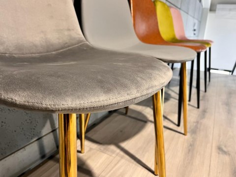 Krzesło tapicerowane GIULIA VELVET GREY GOLD Lugano Krzesło tapicerowane GIULIA VELVET GREY GOLD Lugano
